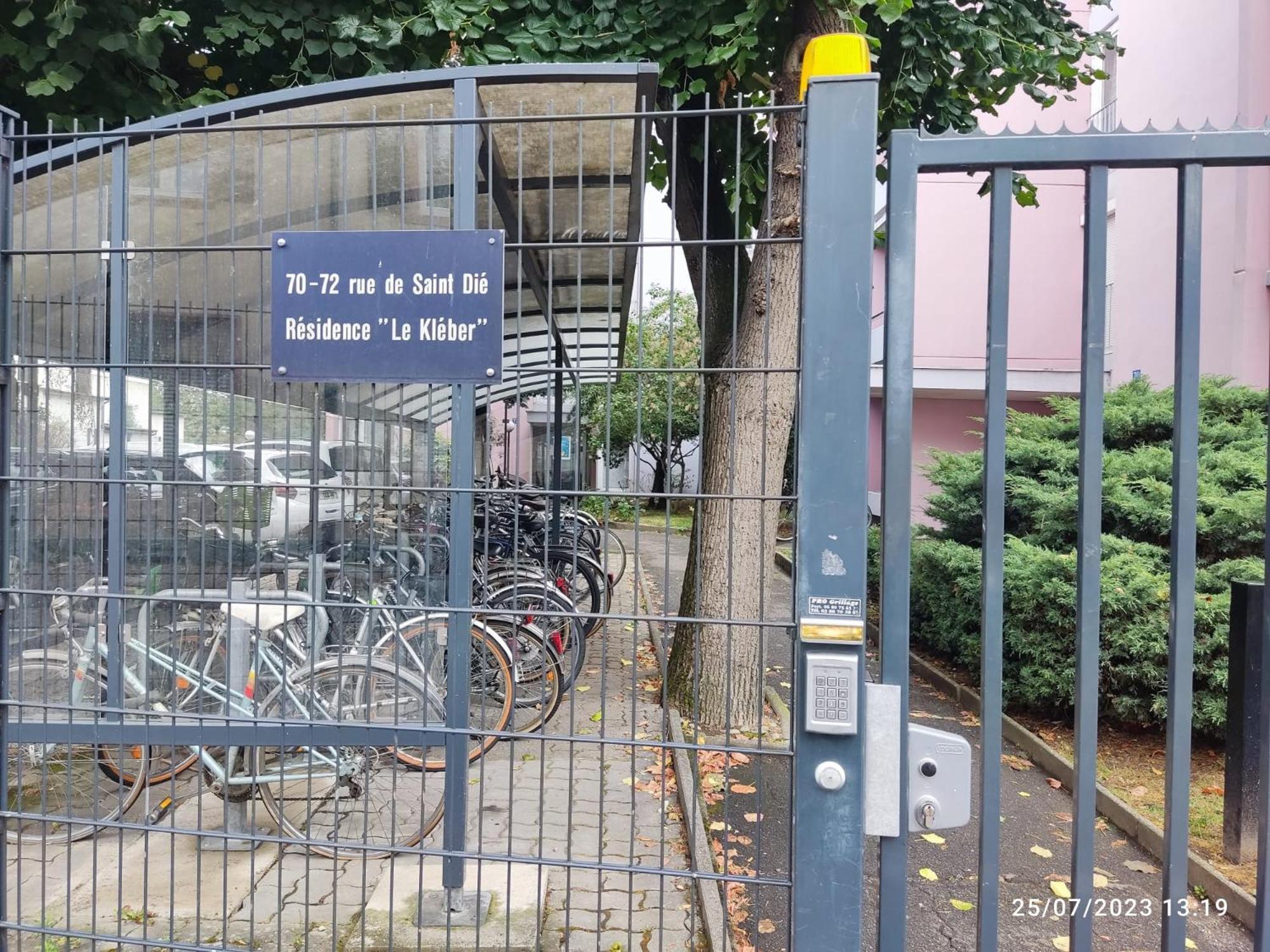 Kleber+ Parking+ Balcon Appartement *